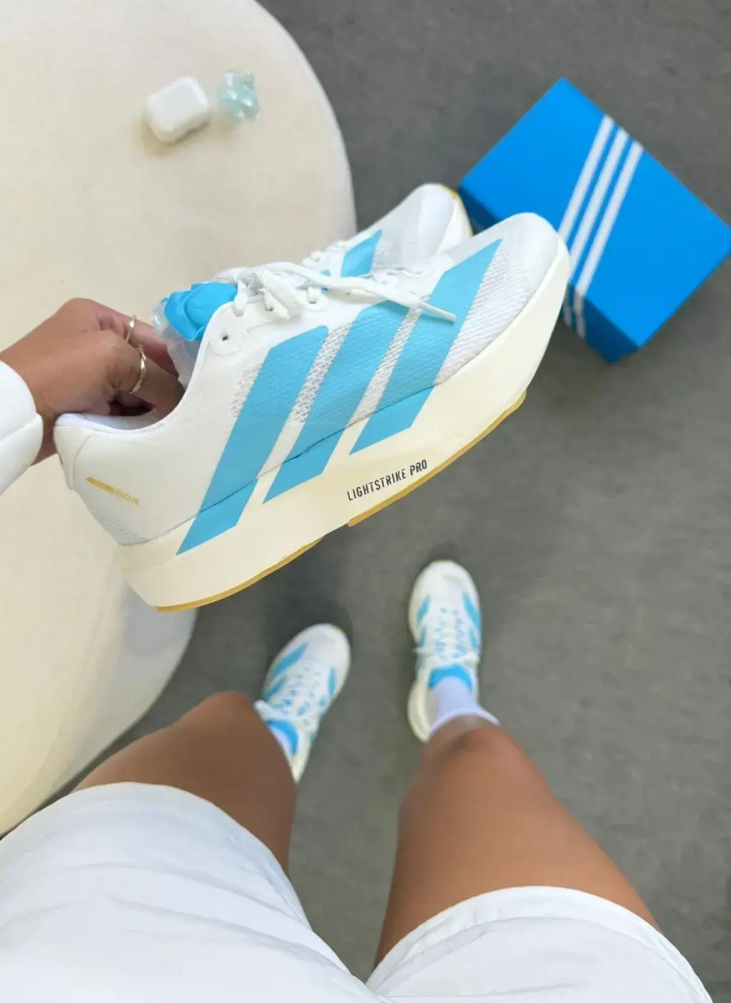 Tênis Adidas Evo SL | Branco com Azul Claro – Linha Premium